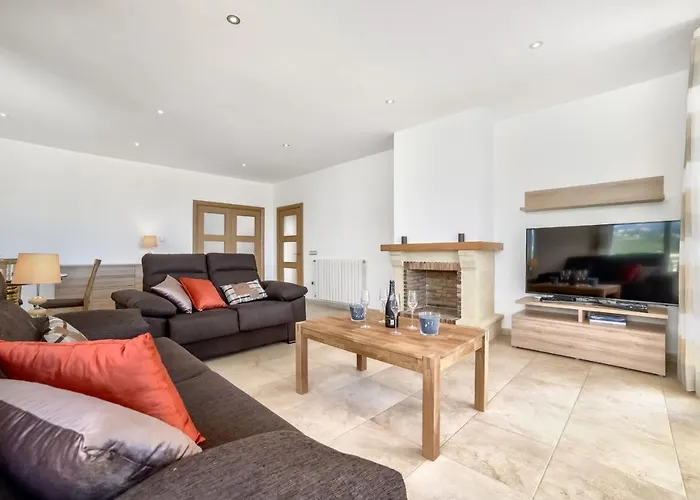 Esperanza - Plusholiddays * Кальпе