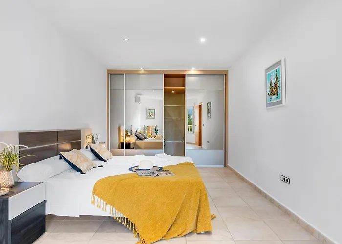 Esperanza - Plusholiddays *